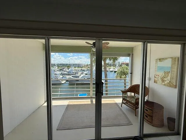 29 Yacht Club Dr #304 — Photo 13