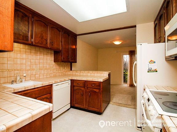 2nd image of 1430 Gordon St APT K