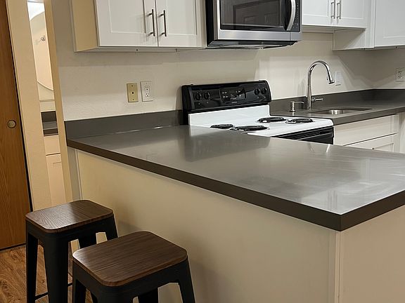 2nd image of 4550 7th Ave NE APT 102