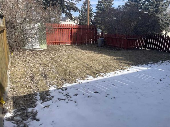 402 S 28th Ave NW, Calgary, AB T2M 2K6