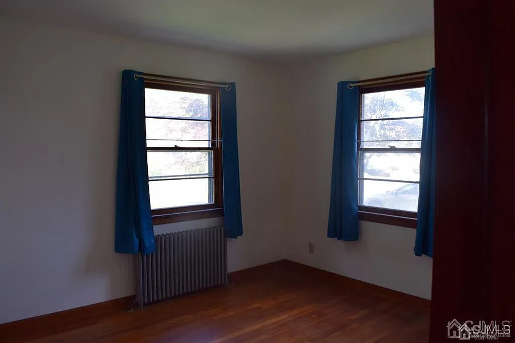 3 bed, 1.0 bath, 1152 sqft, $3,100 — Photo 4