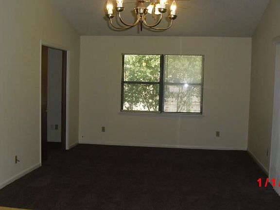 3rd image of 1683 Dogwood Cir