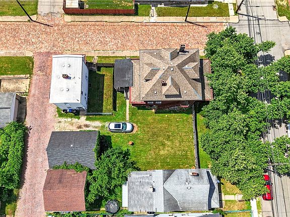 3rd image of 800 Fawcett Ave