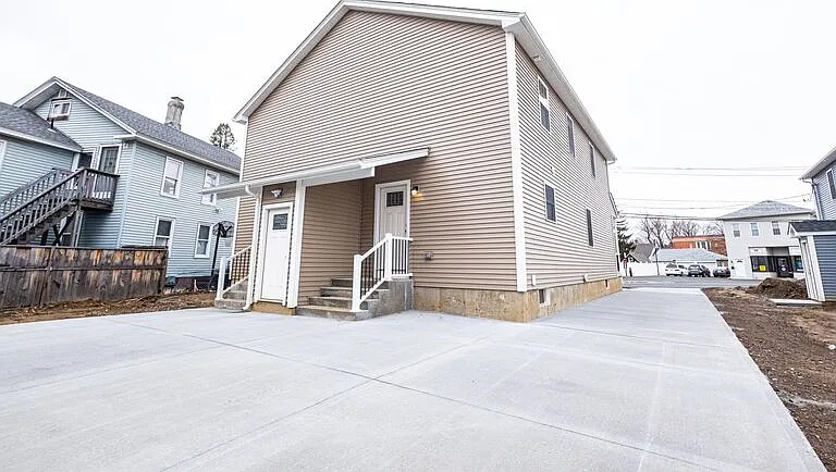 53 Union St #R — Photo 10
