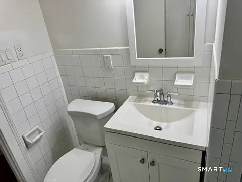 48 Ardmore Rd — Photo 2