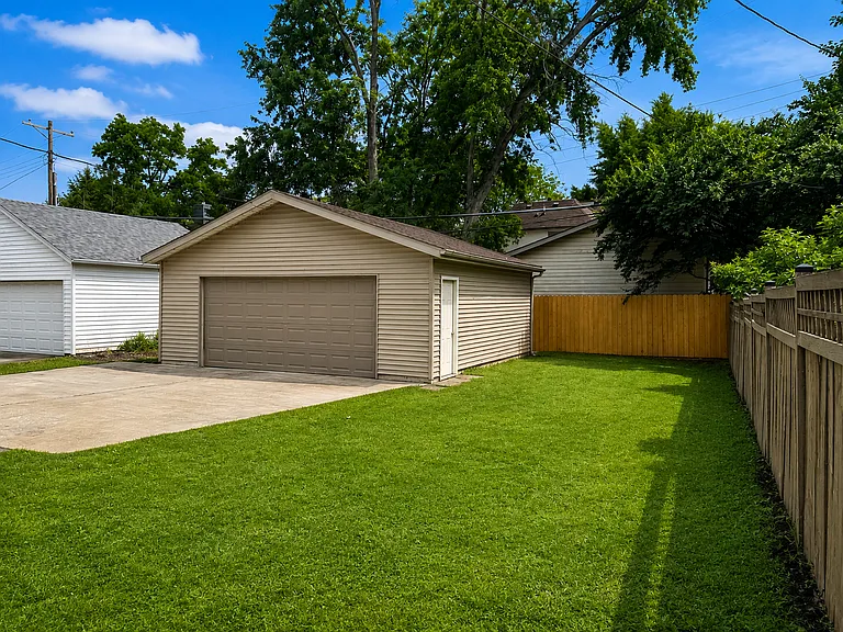 2449 Dale Ave — Photo 10