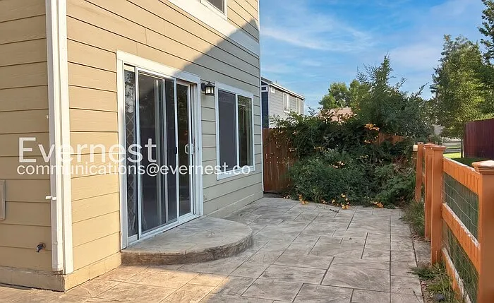 1121 Fenwick Dr — Photo 24
