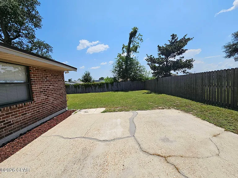221 Viola Ave — Photo 4