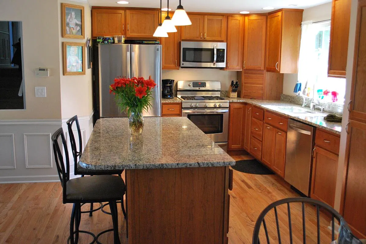3 bed, 2.5 bath, 2052 sqft, $2,800 — Photo 3