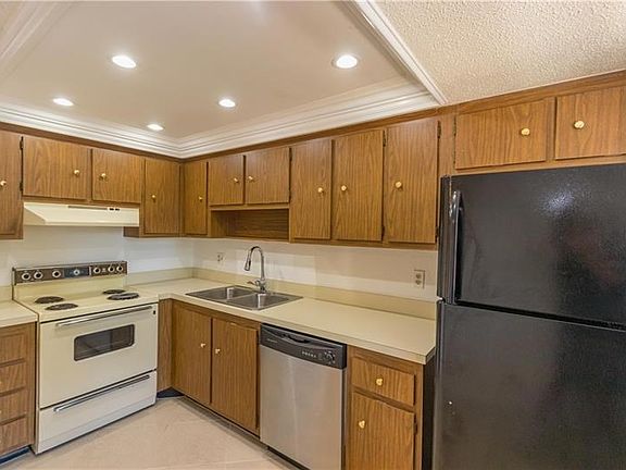 2nd image of 1750 Belleair Forest Dr APT C6