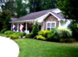 400 Heatherstone Dr, Franklin, NC 28734