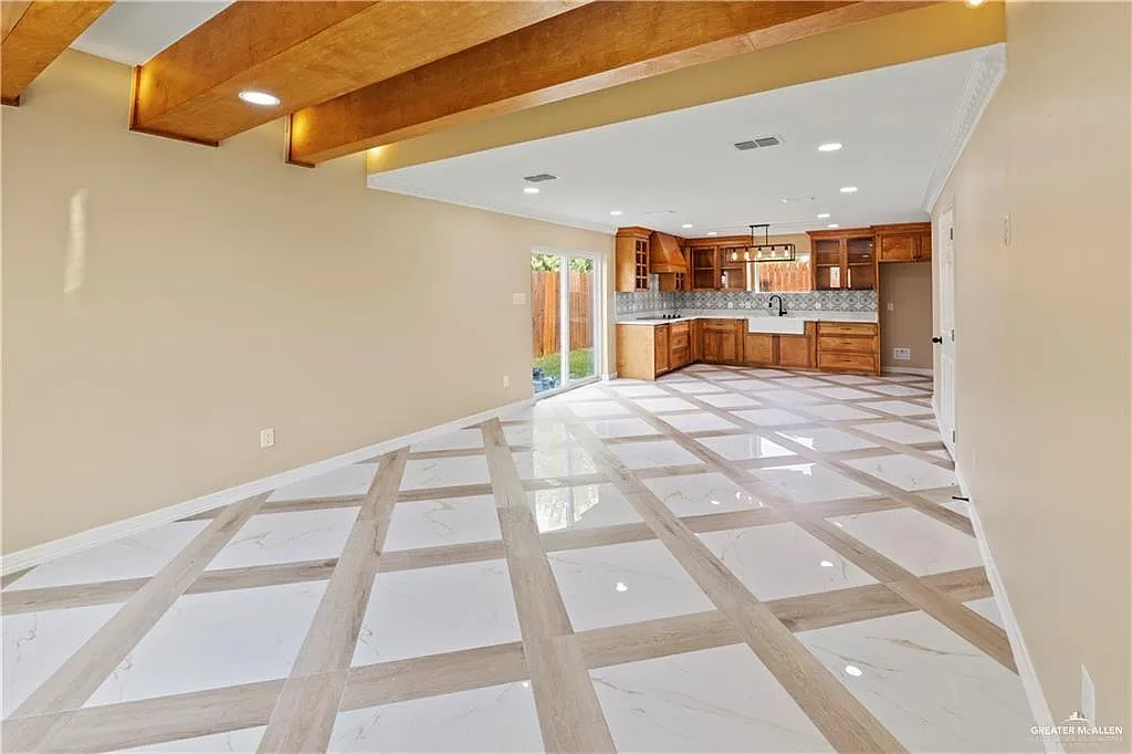 2 bed, 2.5 bath, 1208 sqft, $1,600 — Photo 4