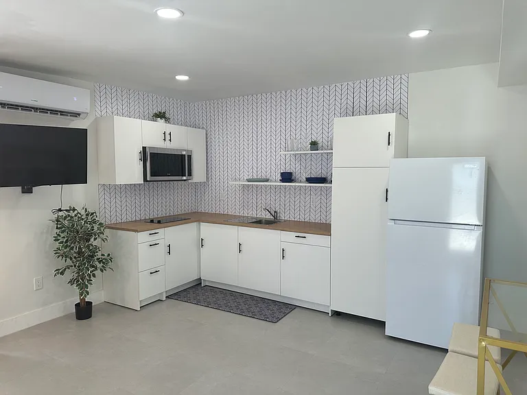 SW 39th St — Photo 1