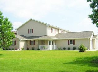 2080 Dickinson Ave APT C, Oshkosh, WI 54904