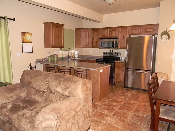 3rd image of 1943 N Hollow Ct
