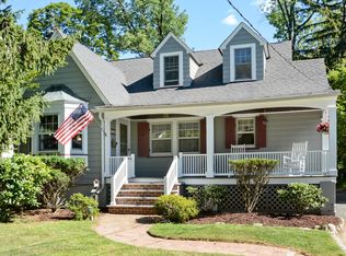 15 Glenview Rd, North Caldwell, NJ 07006