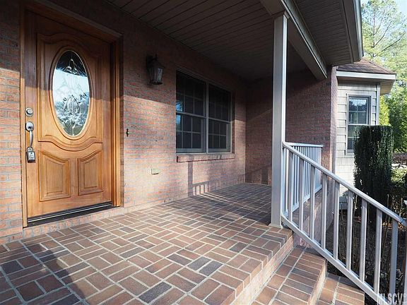 3rd image of 5021 Harbor View Dr E