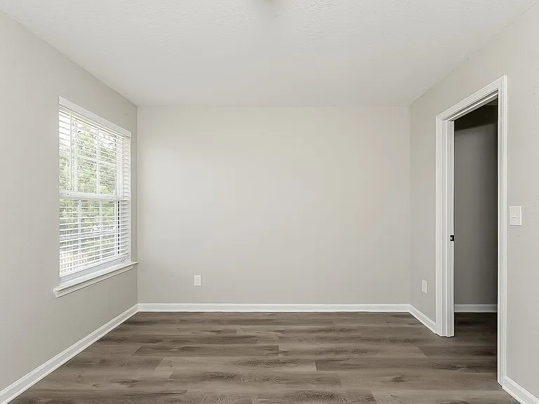 145 Gross Lake Pkwy — Photo 13