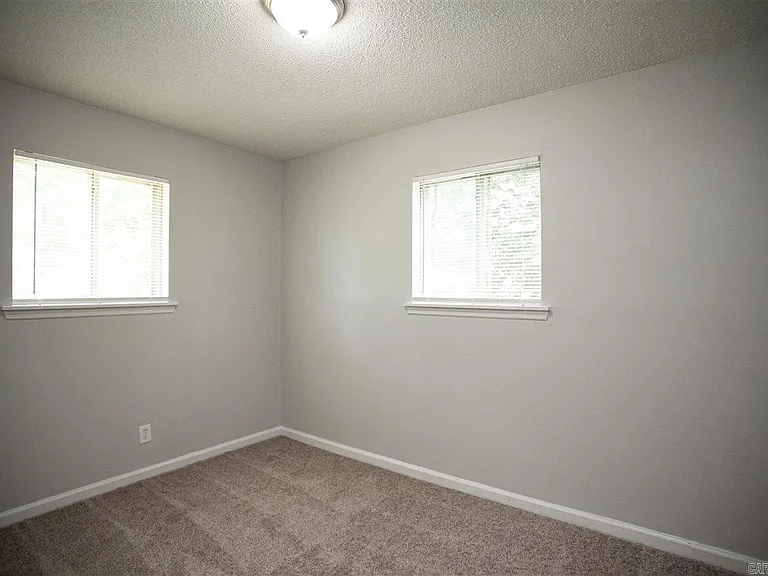 817 Greenlea Dr — Photo 10