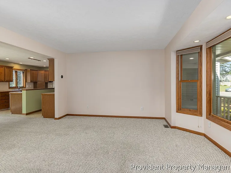1030 73rd St SE — Photo 8