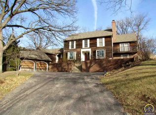 2758 SW Macvicar Ave, Topeka, KS 66611