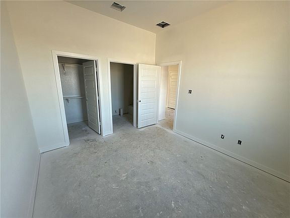 4th image of 2205 Autumn Lake Dr
