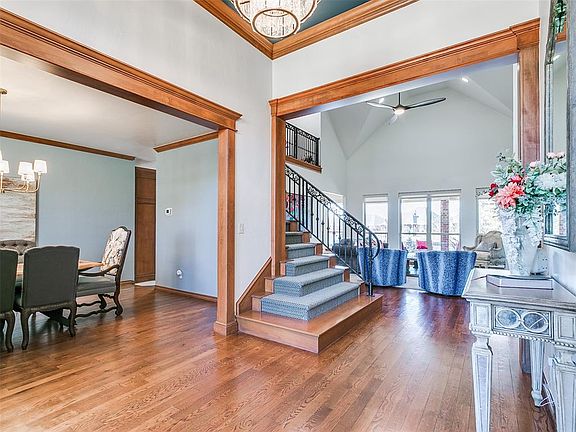 4th image of 10801 Waterside Dr