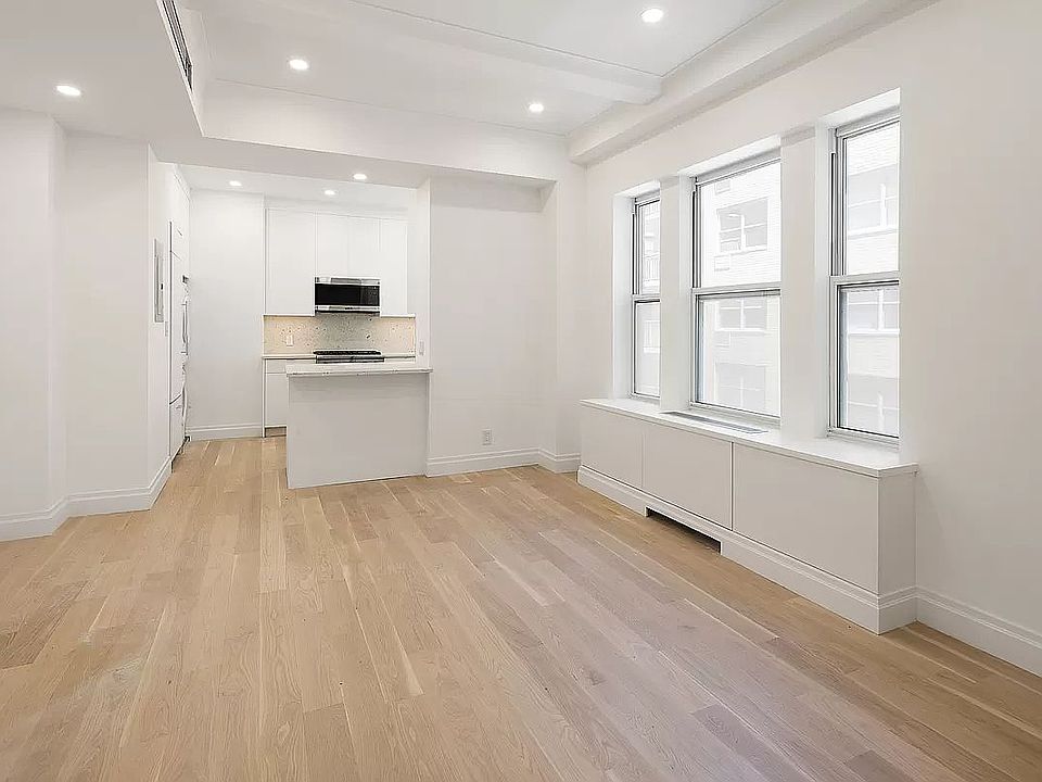 1st image of 215 W 88th St APT 10B