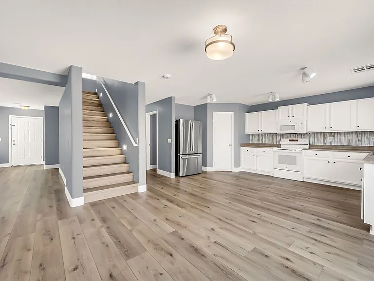 2422 E Olivine Rd — Photo 5
