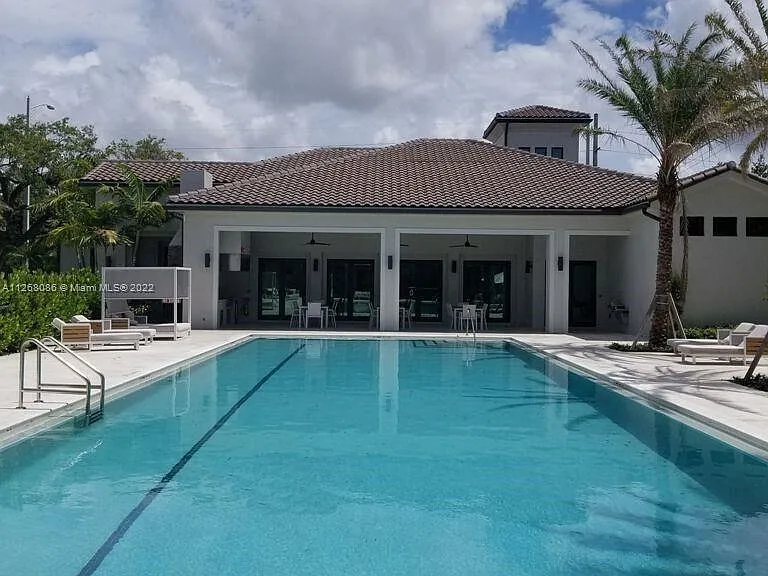 5663 Brookfield Cir W — Photo 50