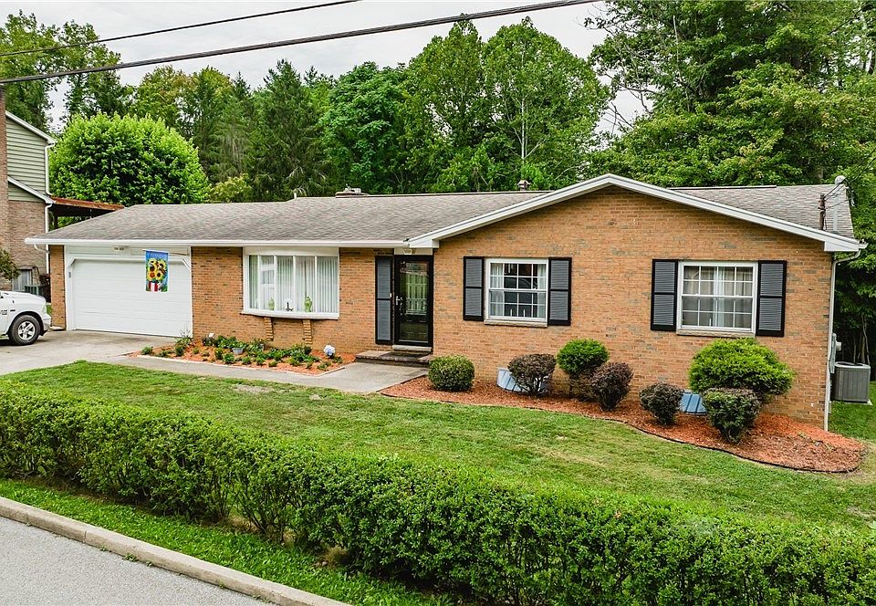 1st image of 3 Ashwood Dr