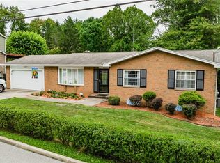 3 Ashwood Dr, Vienna, WV