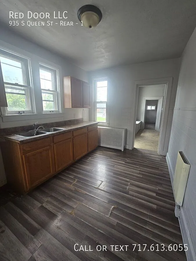 1 Bedroom , 1 Bathroom First Floor Apartment in York! — Photo 3