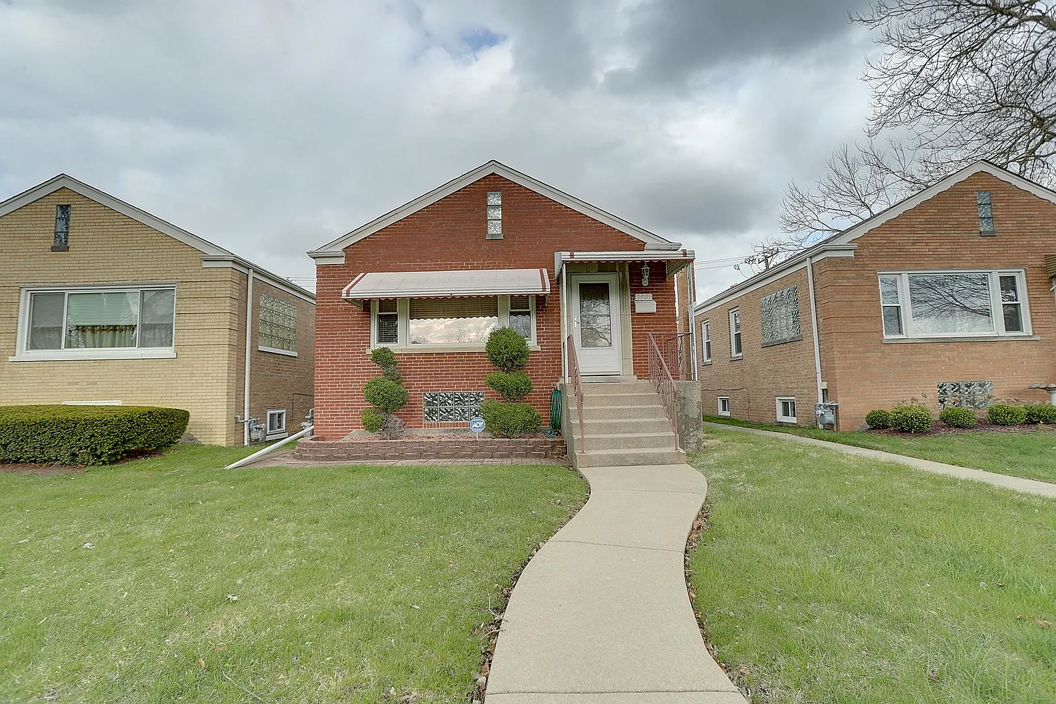 2305 Keystone Ave photo 1