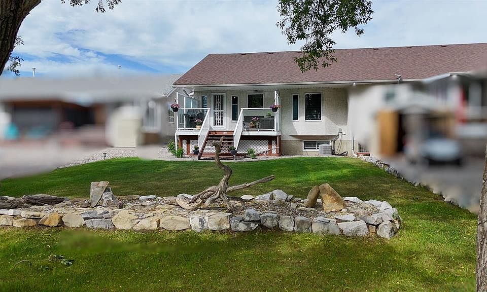 1st image of 11 B Westlynn Dr W
