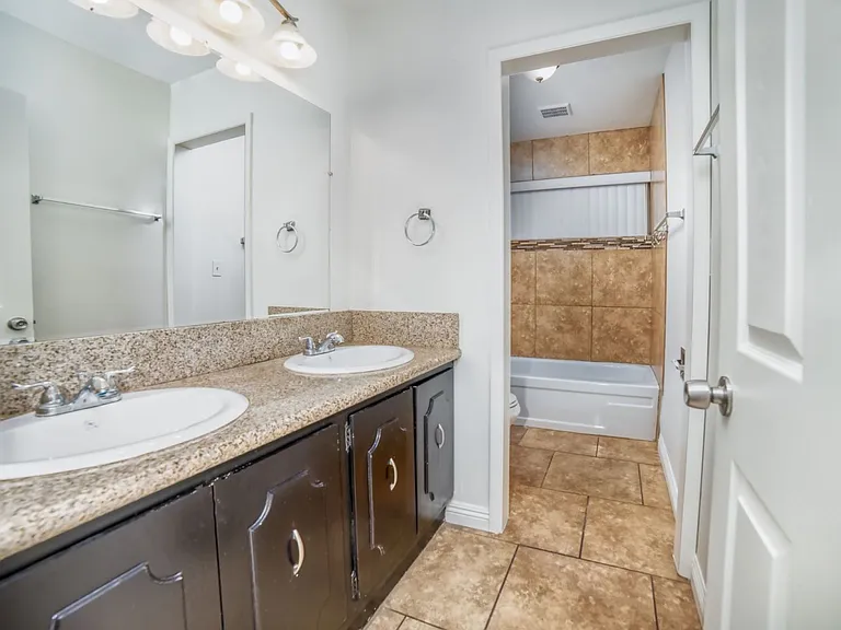 3556 Ruth Dr — Photo 15