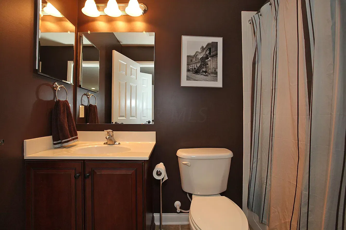 3 bed, 3.5 bath, 2344 sqft, $2,775 — Photo 1