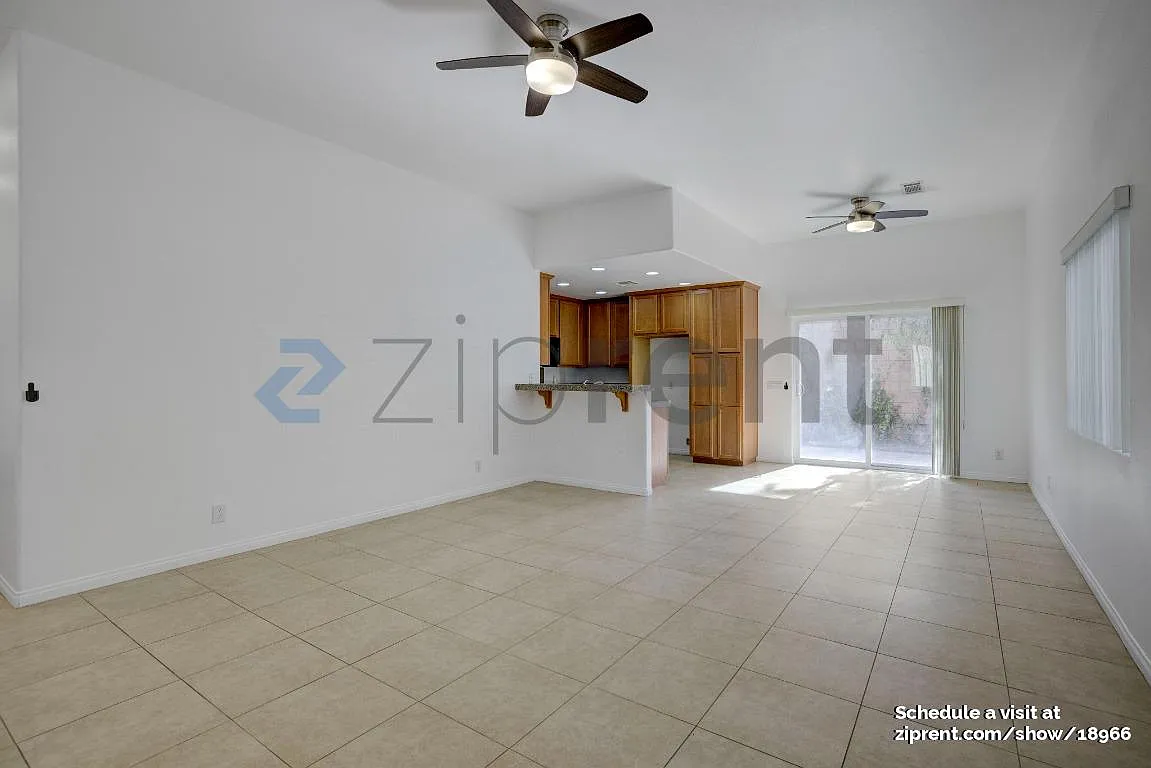 3 bed, 1400 sqft, $2,695 — Photo 3
