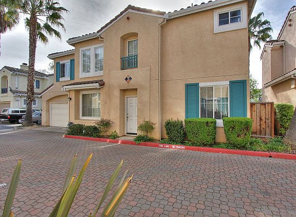 4th image of 2584 Canary Palm Ct