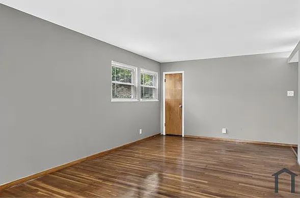 3 bed, 960 sqft, $1,150 — Photo 3
