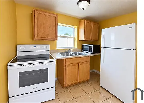 2 bed, $1,045 — Photo 3