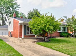 31343 Slumber Ln, Fraser, MI 48026