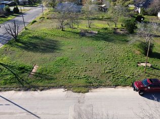 307 N Pecan St #9&10, Pearsall, TX 78061