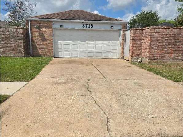8718 Brummel Dr, Houston, TX 77099