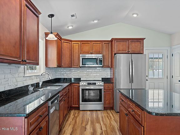 3rd image of 208 NE 52nd Street