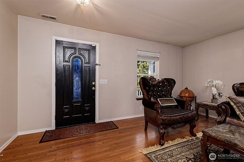 5th image of 14321 108th Avenue E
