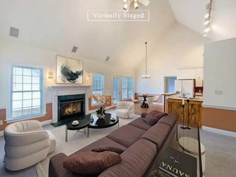 221 Black Forest Dr — Photo 2