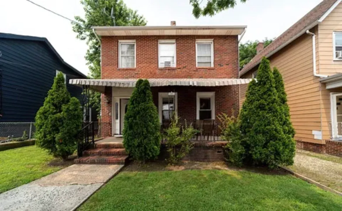 3 bed, 1.5 bath, 1632 sqft, $3,450 — Photo 1