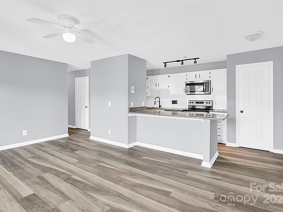 5th image of 6136 Meadow Rose Ln