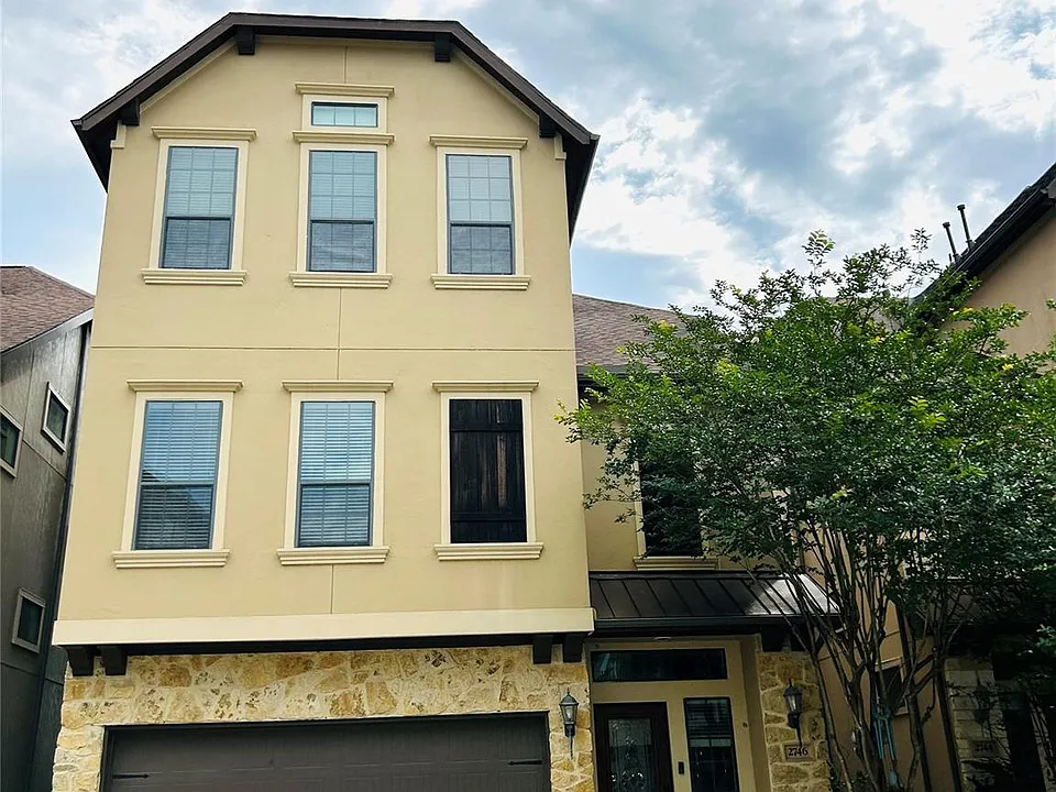 2746 Kings Retreat Cir